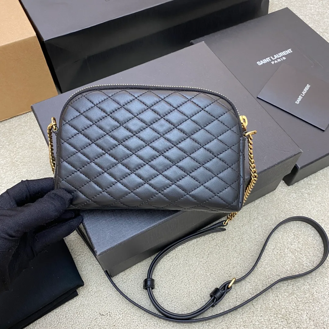 Black sheepskin/gold 🌈YSL's new GABY quilted sheepskin chain shell bag, equipped with classic YSL logo, soft original sheepskin material, adjustable chain length: 57cm, light bronze metal hardware, sheepskin lining👍20220650 Model: 733667 [original leather] Size: 13x9x3.5cm