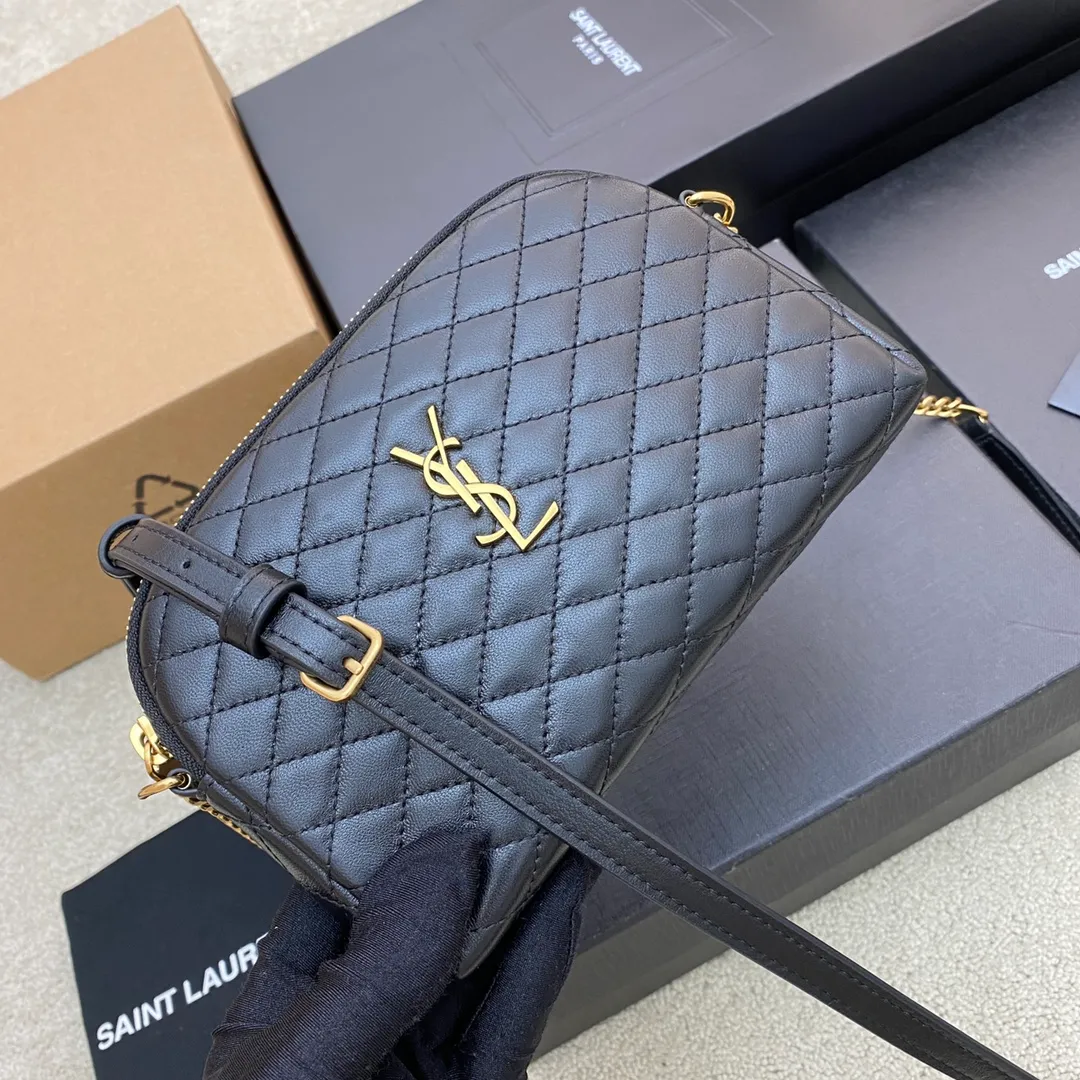 Black sheepskin/gold 🌈YSL's new GABY quilted sheepskin chain shell bag, equipped with classic YSL logo, soft original sheepskin material, adjustable chain length: 57cm, light bronze metal hardware, sheepskin lining👍20220650 Model: 733667 [original leather] Size: 13x9x3.5cm