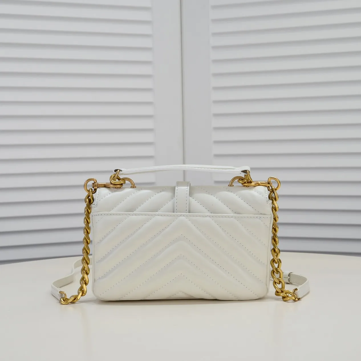 💰400￥YSL-2024 Mini Small Waste Bag Ten Thousand Years Messenger Bag, a hot and popular style, a street photography artifact, the first choice style of many celebrities and Hollywood goddesses, it looks good no matter how you wear it, and it doesn’t feel out of place. It looks casual and handsome when paired with casual wear, elegant and luxurious when paired with formal wear, a bag that can be carried on any occasion! ! This year’s it bag has to be you! Model: 8018 Size: 20-14-4.5cm