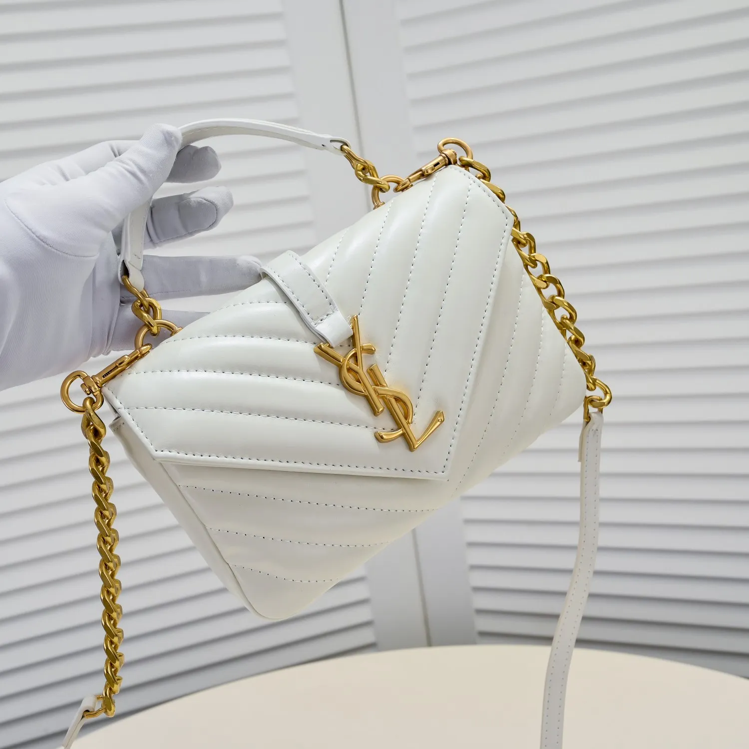 💰400￥YSL-2024 Mini Small Waste Bag Ten Thousand Years Messenger Bag, a hot and popular style, a street photography artifact, the first choice style of many celebrities and Hollywood goddesses, it looks good no matter how you wear it, and it doesn’t feel out of place. It looks casual and handsome when paired with casual wear, elegant and luxurious when paired with formal wear, a bag that can be carried on any occasion! ! This year’s it bag has to be you! Model: 8018 Size: 20-14-4.5cm