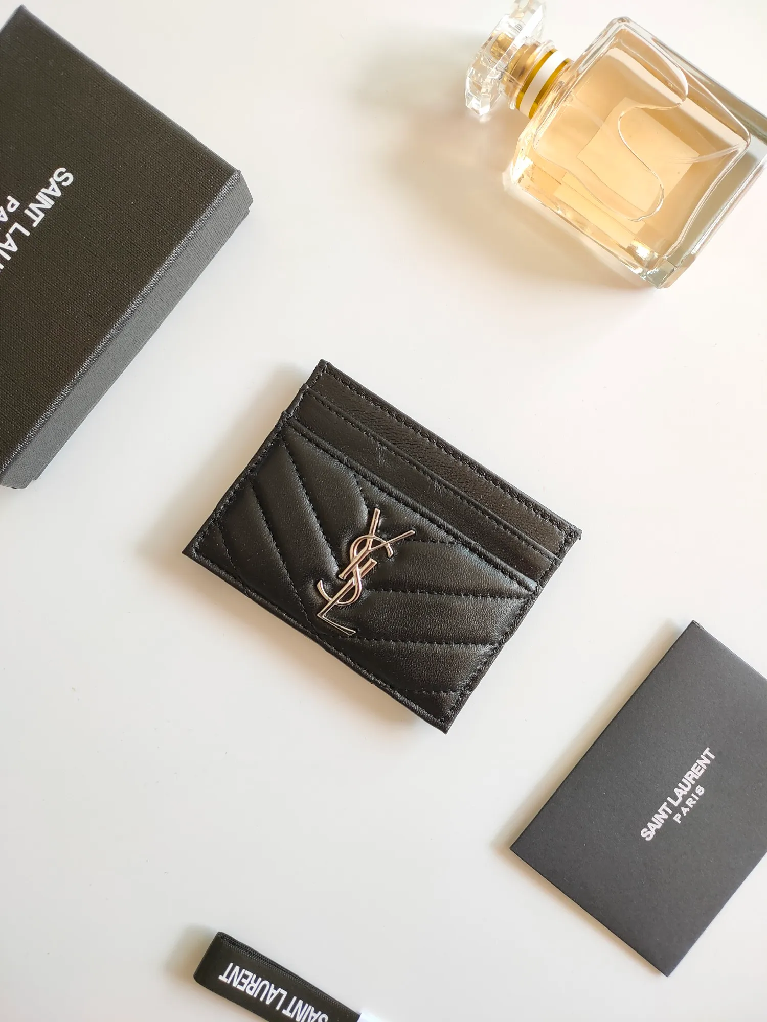 💰110 Yves Saint Laurent new arrivals👉Genuine pickup bag, 🎀Sheep pattern microfiber lining, jacquard embossed stitching sheepskin credit card holder, metal interlocking YSL logo original one-to-one hardware, replicated details😋Style number: 423291😎Size: 10.5×7.5×0.5cm