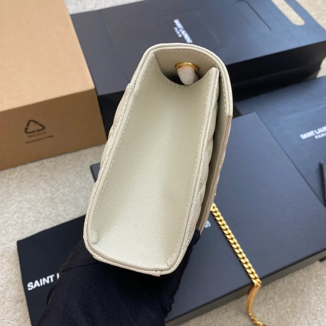 Milk white ball pattern/gold buckle 🌈YSL new style 𝑬𝒏𝒗𝒆𝒍𝒐𝒑𝒆#Small size 21CM Original grain embossed quilted genuine leather envelope bag is classic and timeless, the sky-high V pattern and rhombus caviar pattern, Italian ZP original cowhide with eye-catching Y family logo, elegant and fashionable all in one! Get it and it’s ZP! 20220680 Model: 600915 [original leather] Size: 21x13x6cm