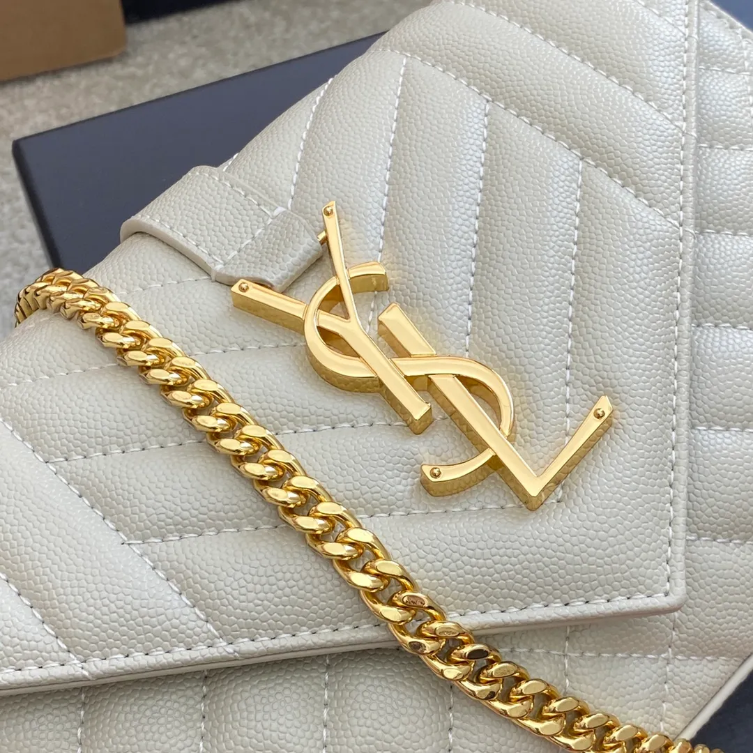 Milk white ball pattern/gold buckle 🌈YSL new style 𝑬𝒏𝒗𝒆𝒍𝒐𝒑𝒆#Small size 21CM Original grain embossed quilted genuine leather envelope bag is classic and timeless, the sky-high V pattern and rhombus caviar pattern, Italian ZP original cowhide with eye-catching Y family logo, elegant and fashionable all in one! Get it and it’s ZP! 20220680 Model: 600915 [original leather] Size: 21x13x6cm