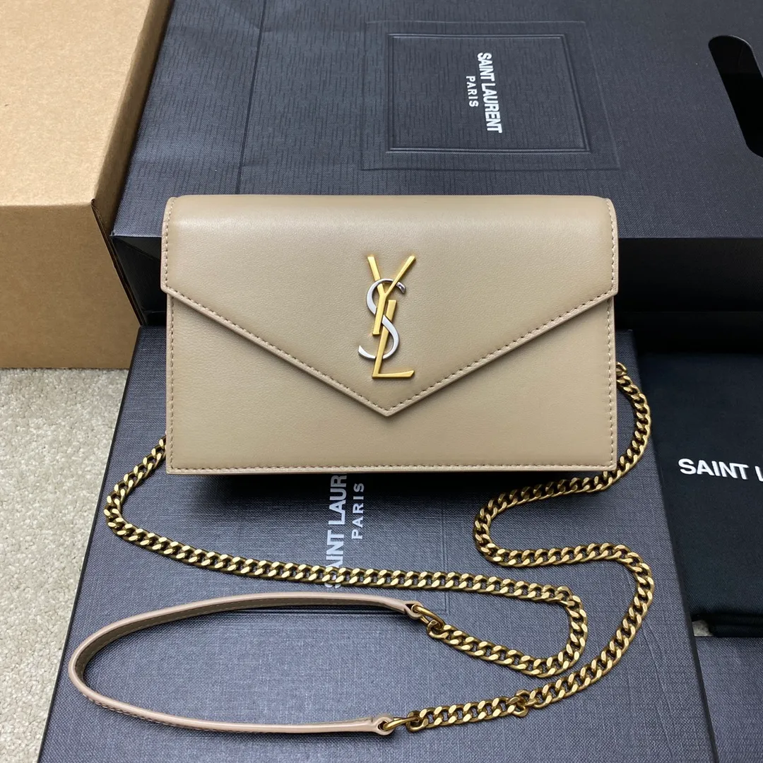 p1220 The top product in the market, apricot sheepskin/gold 🌈Y’s new product LE CASSANDRE smooth leather envelope chain wallet, made of Italian imported lambskin, soft to the touch! Front flap wallet, decorated with three-color metal logo, super nice! LECASSANDRE interior: six card slots, one bill slot, one main compartment, and one zippered coin pocket, practical and stylish! 20230610 Model: 743050 [original leather] Size: 19x12.5x3.5cm