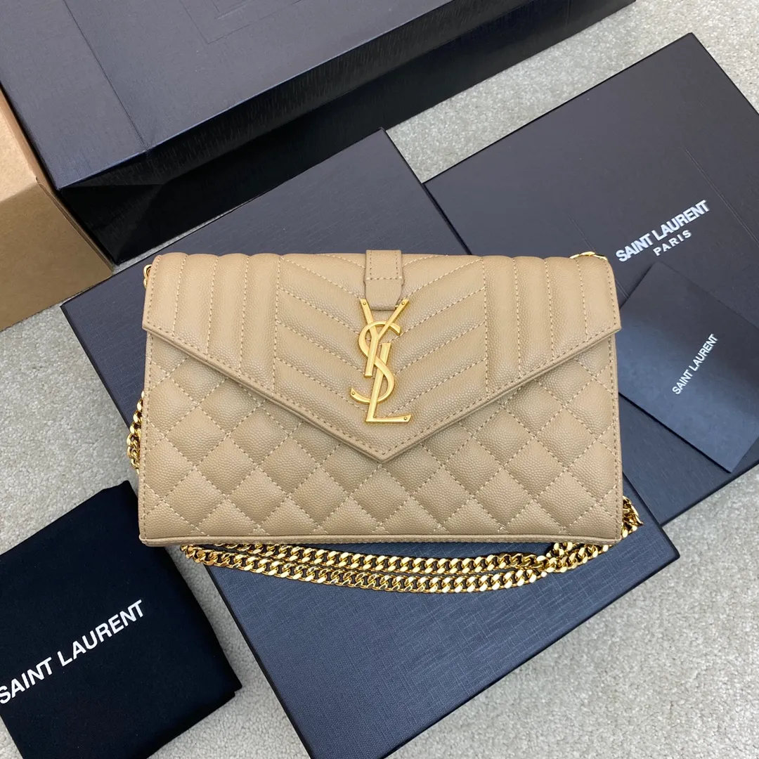 💰1300 Apricot ball pattern/gold buckle 🌈YSL latest ENVELOPE Woc envelope bag ✉️Original caviar ball pattern, engraved inner zipper compartment, can be used as a clutch bag or as a shoulder bag. There are multiple card slots inside. Compact and practical 👍20220650 Model: 620280 [original leather] Size: 22.5x14x4cm