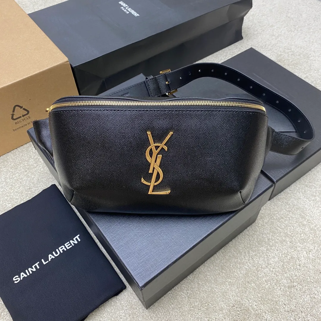 💰1240 black ball pattern/gold (waist bag) 🌈The latest big logo waist bag from Y's counter👑Using high-grade caviar leather pattern, customized exclusive hardware, exclusive to the market😎The shape is the original semi-circular bag body, and the leather shoulder strap is equipped with an adjustment buckle, suitable for both fat and thin! It can also be adjusted into a chest bag or crossbody bag [Celebration], which increases the functionality of the bag! There are no other compartments in the bag except for 3 card slots and a cash slot, so you can use it casually without any constraints👍20240630 Model: 569737 [original leather] Size: 25x14x3.5cm