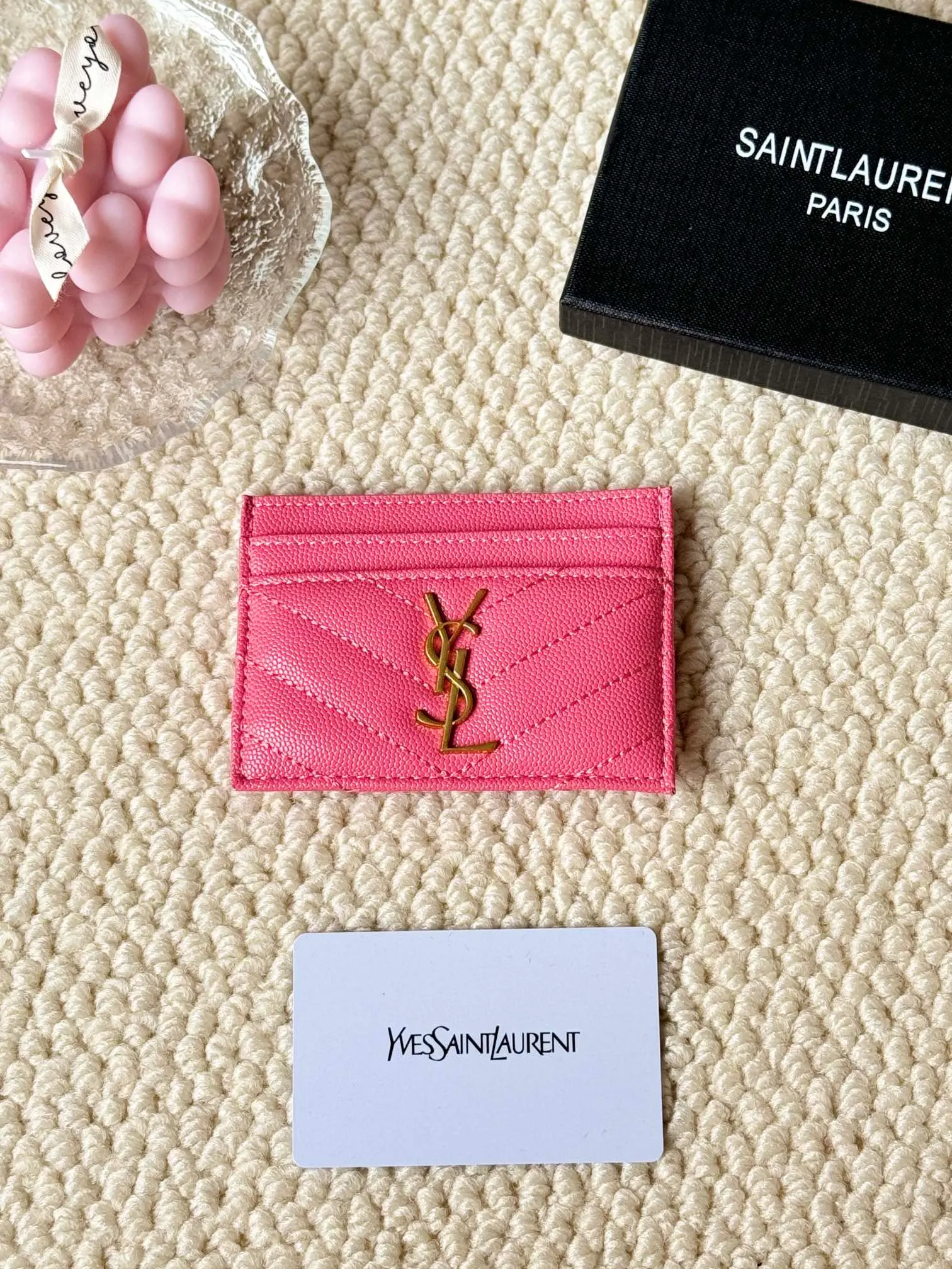 💰100 ysl Yves Saint Laurent's most classic genuine card bag, with sheepskin microfiber lining, jacquard embossed stitching sheepskin credit card holder, metal interlocking YSL logo original single-pair hardware, copied details Style number: 423291 Size: 10.5×7.5×0.5cm