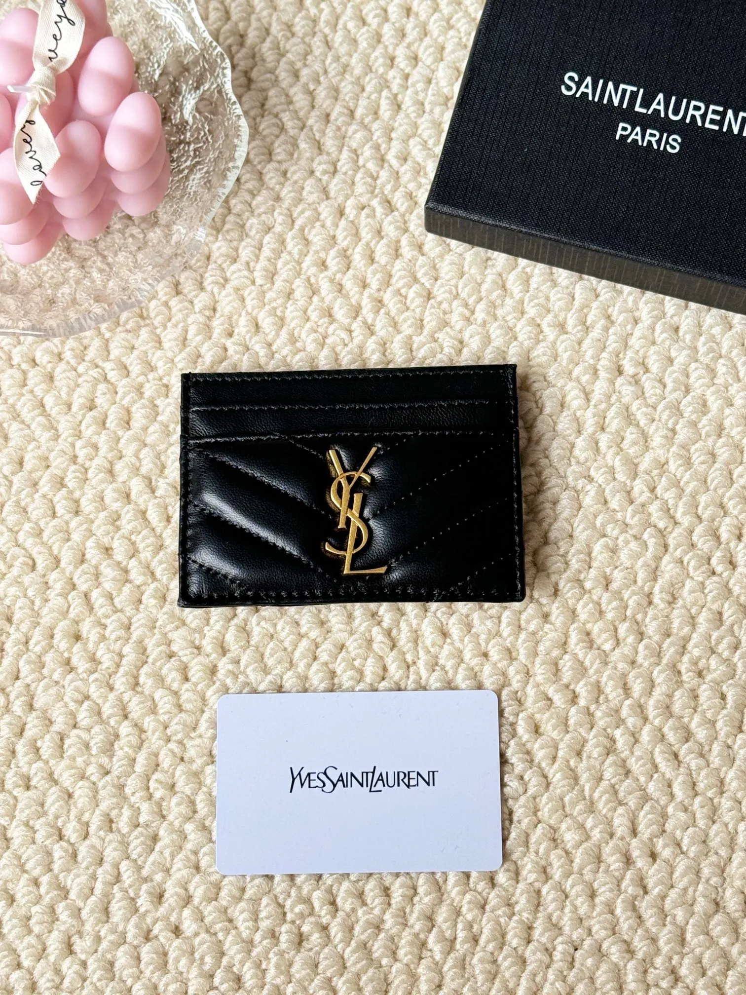 💰100 ysl Yves Saint Laurent's most classic genuine card bag, with sheepskin microfiber lining, jacquard embossed stitching sheepskin credit card holder, metal interlocking YSL logo original single-pair hardware, copied details Style number: 423291 Size: 10.5×7.5×0.5cm