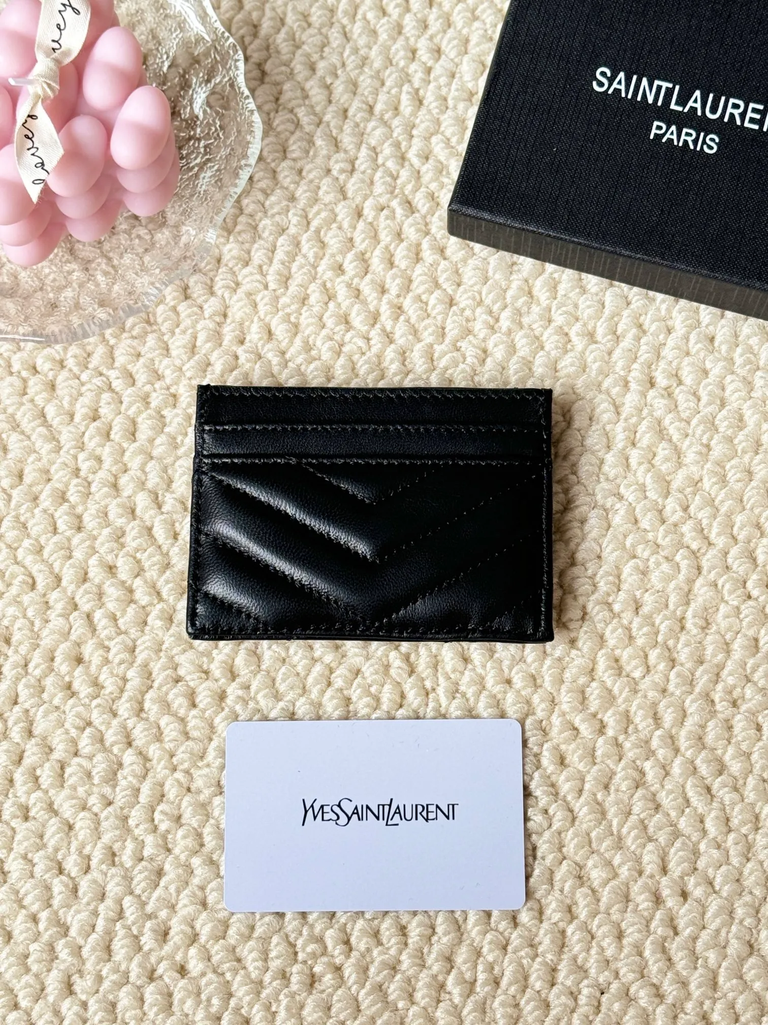 💰100 ysl Yves Saint Laurent's most classic genuine card bag, with sheepskin microfiber lining, jacquard embossed stitching sheepskin credit card holder, metal interlocking YSL logo original single-pair hardware, copied details Style number: 423291 Size: 10.5×7.5×0.5cm