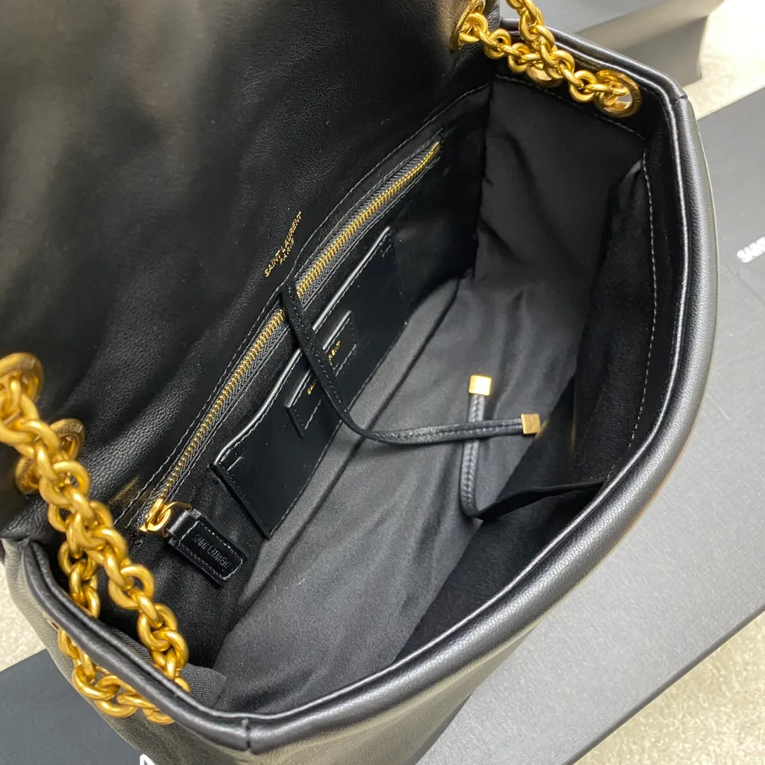 💰1760 black sheepskin/gold 🌈JAMIE 4.3 small original sheepskin handbag! Small bag in soft nappa leather with CARRE RIVE GAUCHE webbed topstitching. Lightweight and compact, with an adjustable sliding shoulder strap, it can be worn in a variety of ways. The bag is designed with a classic retro distressed version. It is very beautiful and fashionable, versatile for commuting, unexpectedly light and very practical! It can be carried by hand, carried on the shoulder or cross-body in various ways! An absolute must-have item! 20230880 Model: 763475 [original leather] Size: 26×15×7cm