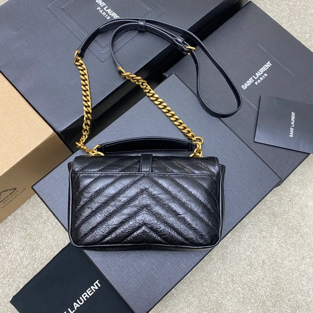 💰1180 waxed black leather/antique gold 🌈New College glossy crackle mini messenger bag😘Multi-functional item equipped with top handle and detachable leather spliced ​​chain long shoulder strap, classic and more casual, with various concave shapes, recommended for everyone! The retro waxed leather is really super nice👍20230590 Style number: 779430 [original leather] Size: 20x13x3cm