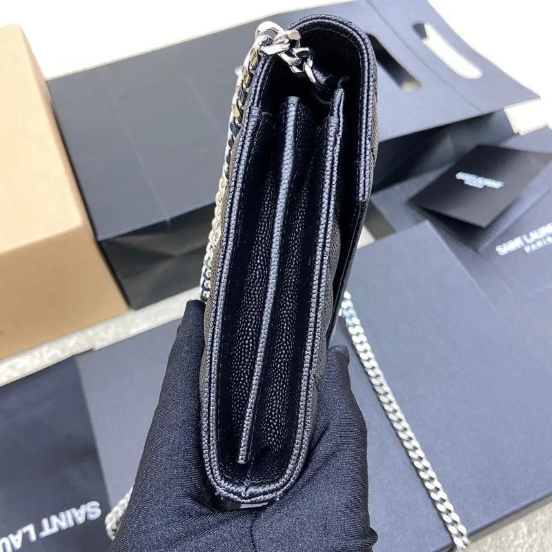 Black ball-grained leather/silver buckle 🌈MONOGRAM caviar pattern original leather version envelope bag👍A super practical small bag, the most classic style 👏100% original cowhide with fine handcrafting; customized metal Y family logo highlights personality; flip-top design ensures safety of use; small bag has large capacity, with 20 card slots, two banknote compartments, two central compartments, and an inner zipper bag to hold everything‼ ️20210630 Model: 360452 [original leather] Size: 22.5*14*4cm