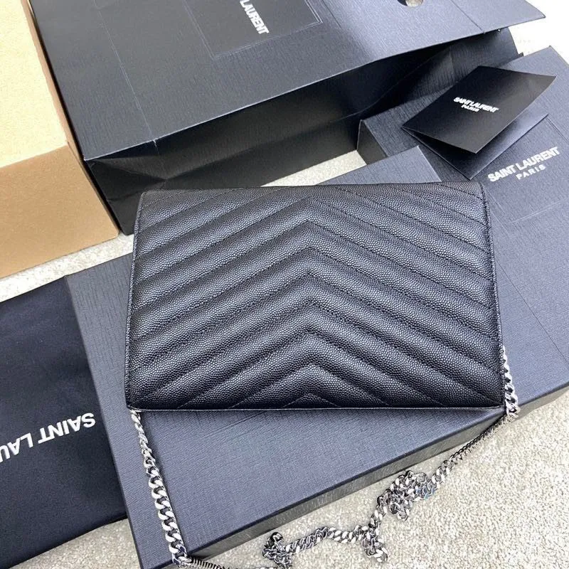 Black ball-grained leather/silver buckle 🌈MONOGRAM caviar pattern original leather version envelope bag👍A super practical small bag, the most classic style 👏100% original cowhide with fine handcrafting; customized metal Y family logo highlights personality; flip-top design ensures safety of use; small bag has large capacity, with 20 card slots, two banknote compartments, two central compartments, and an inner zipper bag to hold everything‼ ️20210630 Model: 360452 [original leather] Size: 22.5*14*4cm