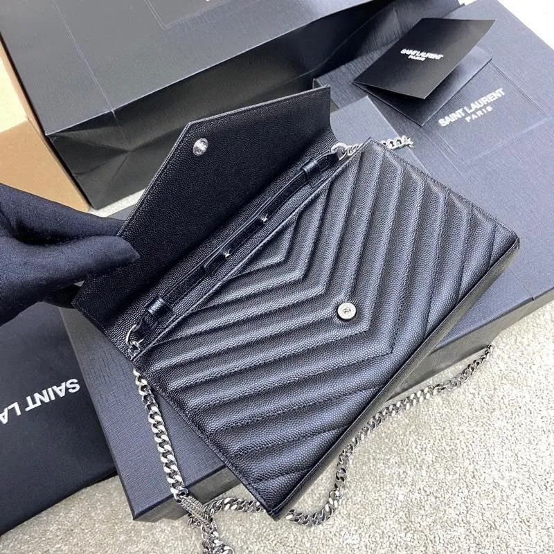 Black ball-grained leather/silver buckle 🌈MONOGRAM caviar pattern original leather version envelope bag👍A super practical small bag, the most classic style 👏100% original cowhide with fine handcrafting; customized metal Y family logo highlights personality; flip-top design ensures safety of use; small bag has large capacity, with 20 card slots, two banknote compartments, two central compartments, and an inner zipper bag to hold everything‼ ️20210630 Model: 360452 [original leather] Size: 22.5*14*4cm