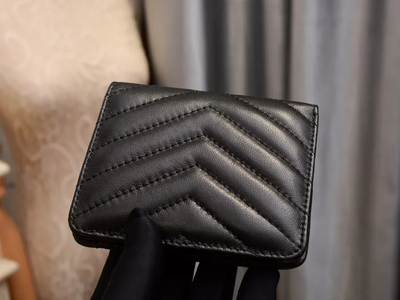 606 Yves Saint Laurent Super Short Clip💰160