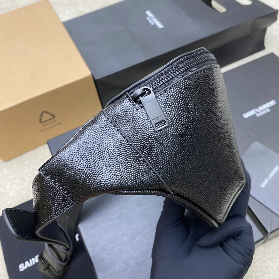 💰1240 black ball pattern/gun (waist bag) 🌈The latest big logo waist bag from Y's counter👑Using high-grade caviar leather pattern, customized exclusive hardware, exclusive to the market😎The shape is the original semi-circular bag body, and the leather shoulder strap is equipped with an adjustment buckle, suitable for both fat and thin! It can also be adjusted into a chest bag or crossbody bag [Celebration], which increases the functionality of the bag! There are no other compartments in the bag except for 3 card slots and a cash slot, so you can use it casually without any constraints👍20240630 Model: 569737 [original leather] Size: 25x14x3.5cm