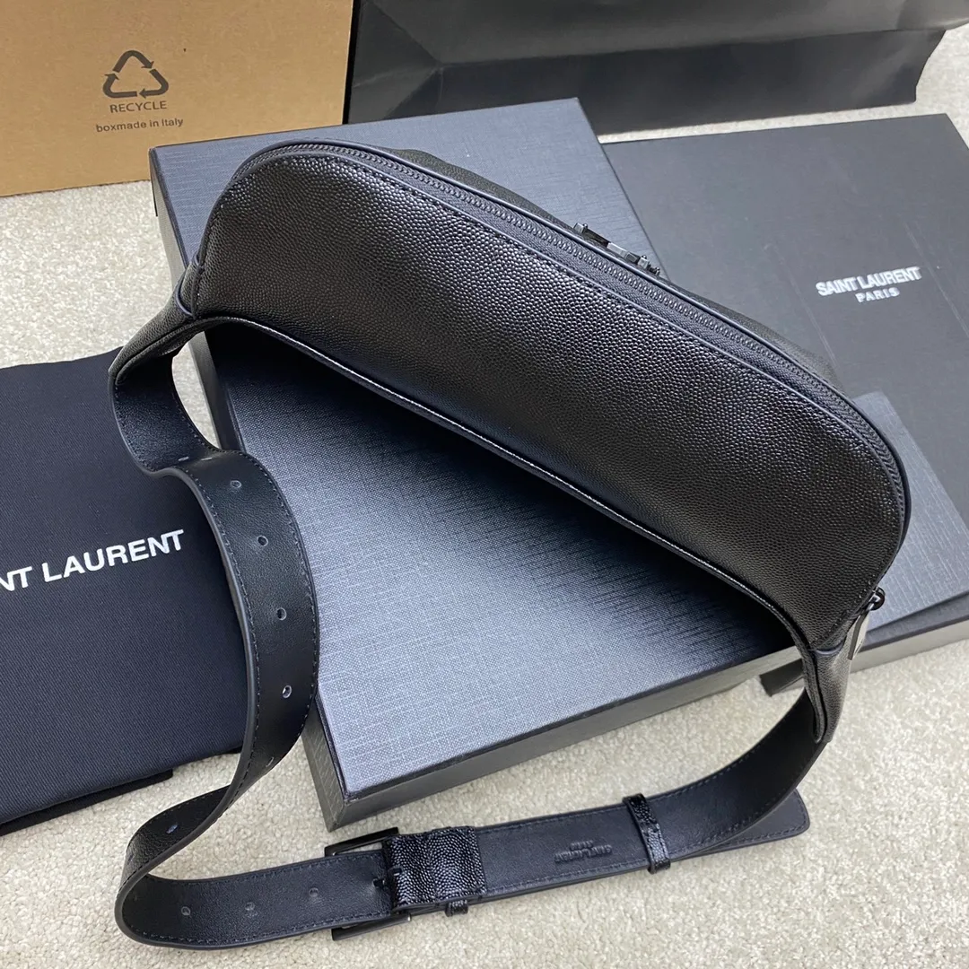 💰1240 black ball pattern/gun (waist bag) 🌈The latest big logo waist bag from Y's counter👑Using high-grade caviar leather pattern, customized exclusive hardware, exclusive to the market😎The shape is the original semi-circular bag body, and the leather shoulder strap is equipped with an adjustment buckle, suitable for both fat and thin! It can also be adjusted into a chest bag or crossbody bag [Celebration], which increases the functionality of the bag! There are no other compartments in the bag except for 3 card slots and a cash slot, so you can use it casually without any constraints👍20240630 Model: 569737 [original leather] Size: 25x14x3.5cm