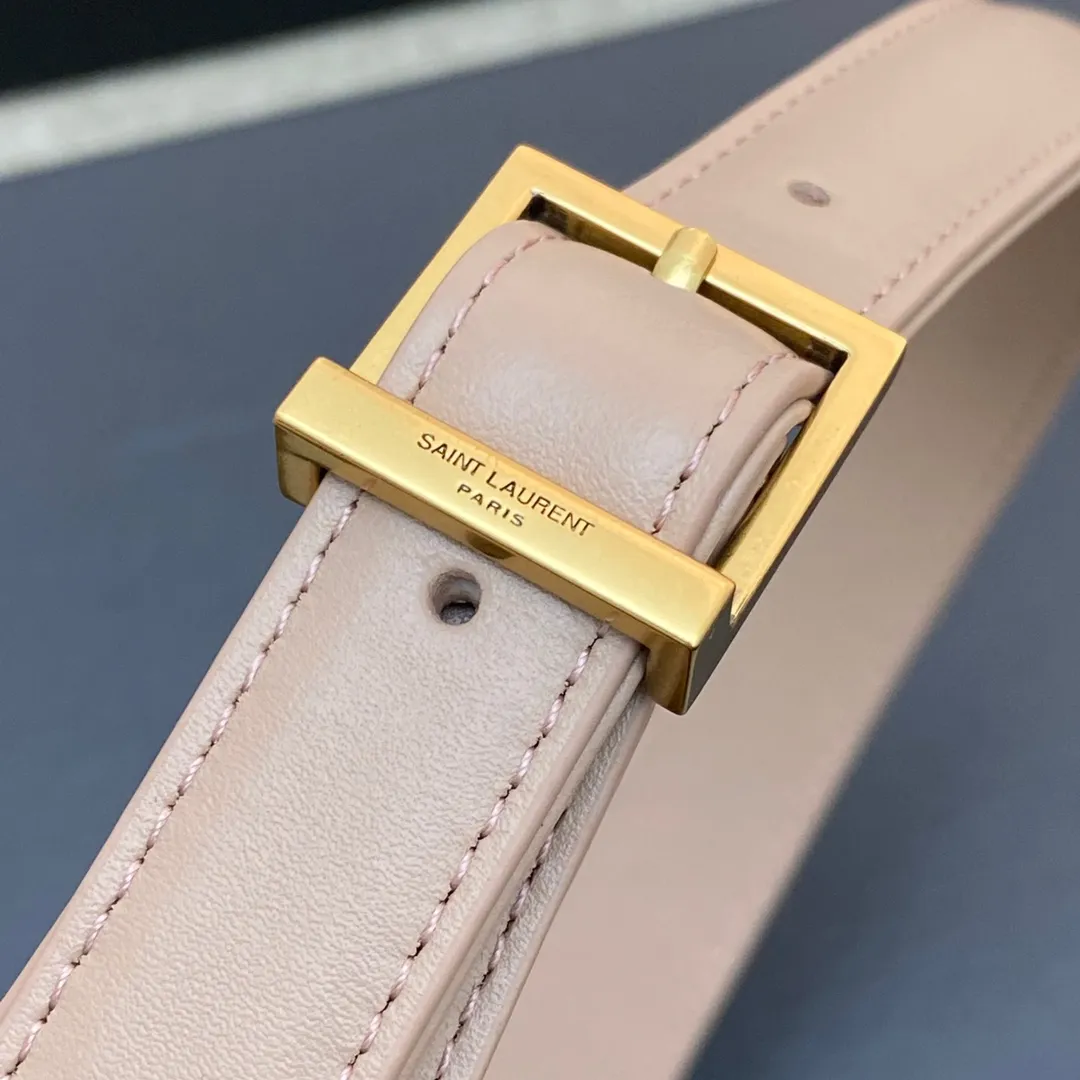 💰1360 Rose Sand/Gold Buckle 🌈2023 Spring and Summer New Color Armpit Bag Wandering Bag! One of this year’s treasure bags👍Minimalist shape + metal logo buckle opening and closing design Adjustable shoulder straps Simple, beautiful and high-end feeling The bag is light and easy to match The wife is so beautiful l The bag has sufficient capacity💋20210680 Model: 657228 [Original leather] Size: 24.5*14*6cm