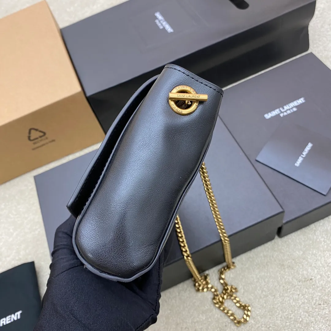 黑绒双面/金(小号) 🌈新尺寸小号22CM到货！ 𝐊𝐚𝐭𝐞_Reversible suede & plain leather, buying one bag is equivalent to owning two bags, a great deal_Eternal classic kate, no need to worry about it becoming outdated, a style that can be used all year round, use plain leather in spring and summer, and use suede in autumn and winter! The chain can be removed! 20230780 Model: 712250 [original leather] Size: 22x14.5x6cm
