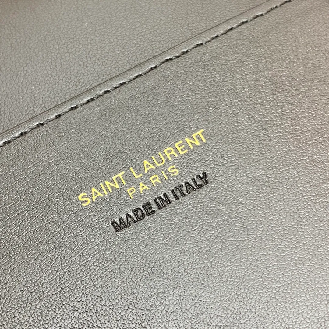 黑绒双面/金(小号) 🌈新尺寸小号22CM到货！ 𝐊𝐚𝐭𝐞_Reversible suede & plain leather, buying one bag is equivalent to owning two bags, a great deal_Eternal classic kate, no need to worry about it becoming outdated, a style that can be used all year round, use plain leather in spring and summer, and use suede in autumn and winter! The chain can be removed! 20230780 Model: 712250 [original leather] Size: 22x14.5x6cm