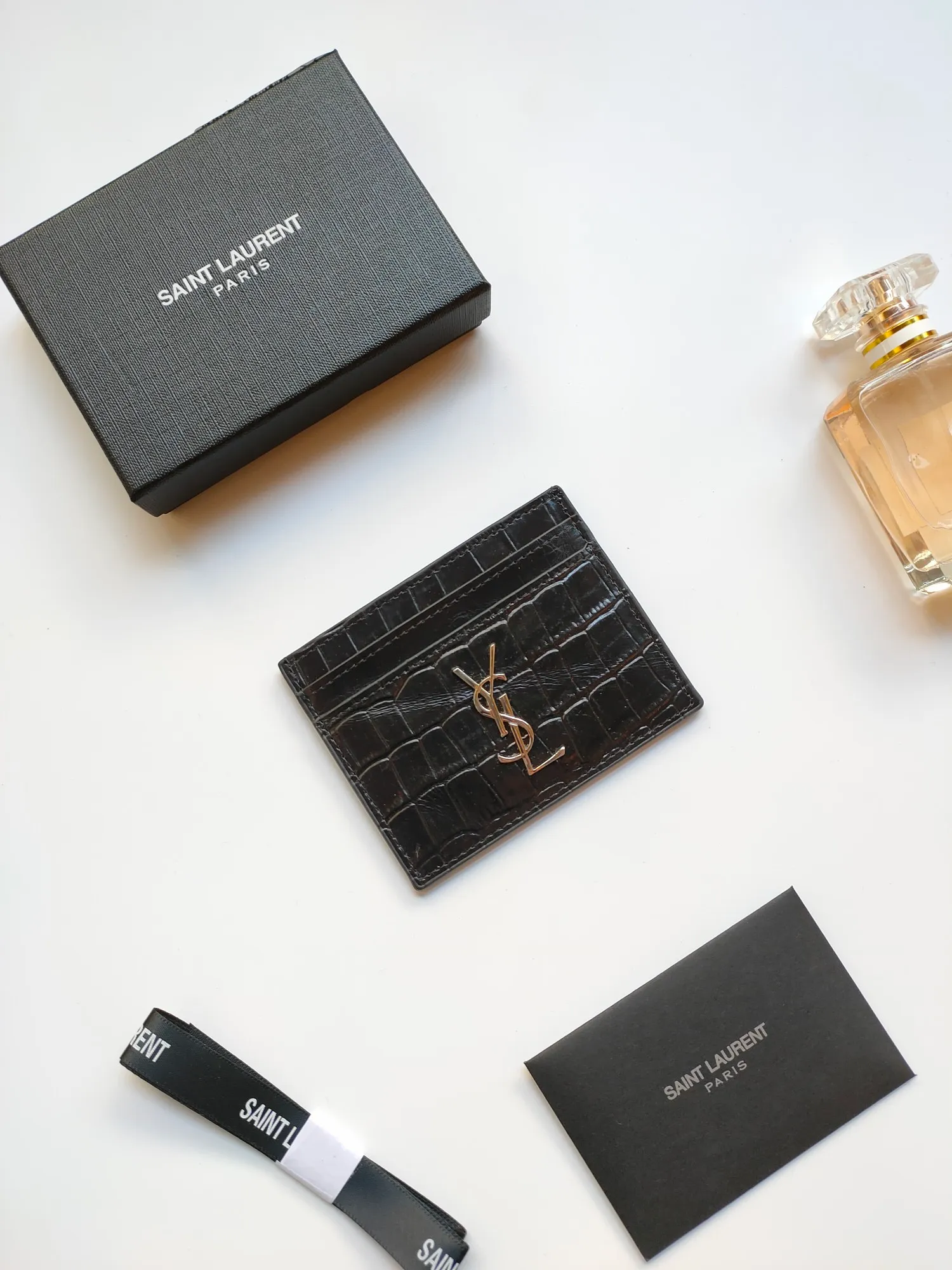 💰90 Yves Saint Laurent new product shipped👉Real pickup bag, 🎀With sheep pattern microfiber lining, crocodile pattern cowhide credit card holder, metal interlocking YSL logo original single-pair hardware, copied details 😋Style number: 423291😎Size: 10.5×7.5×0.5cm