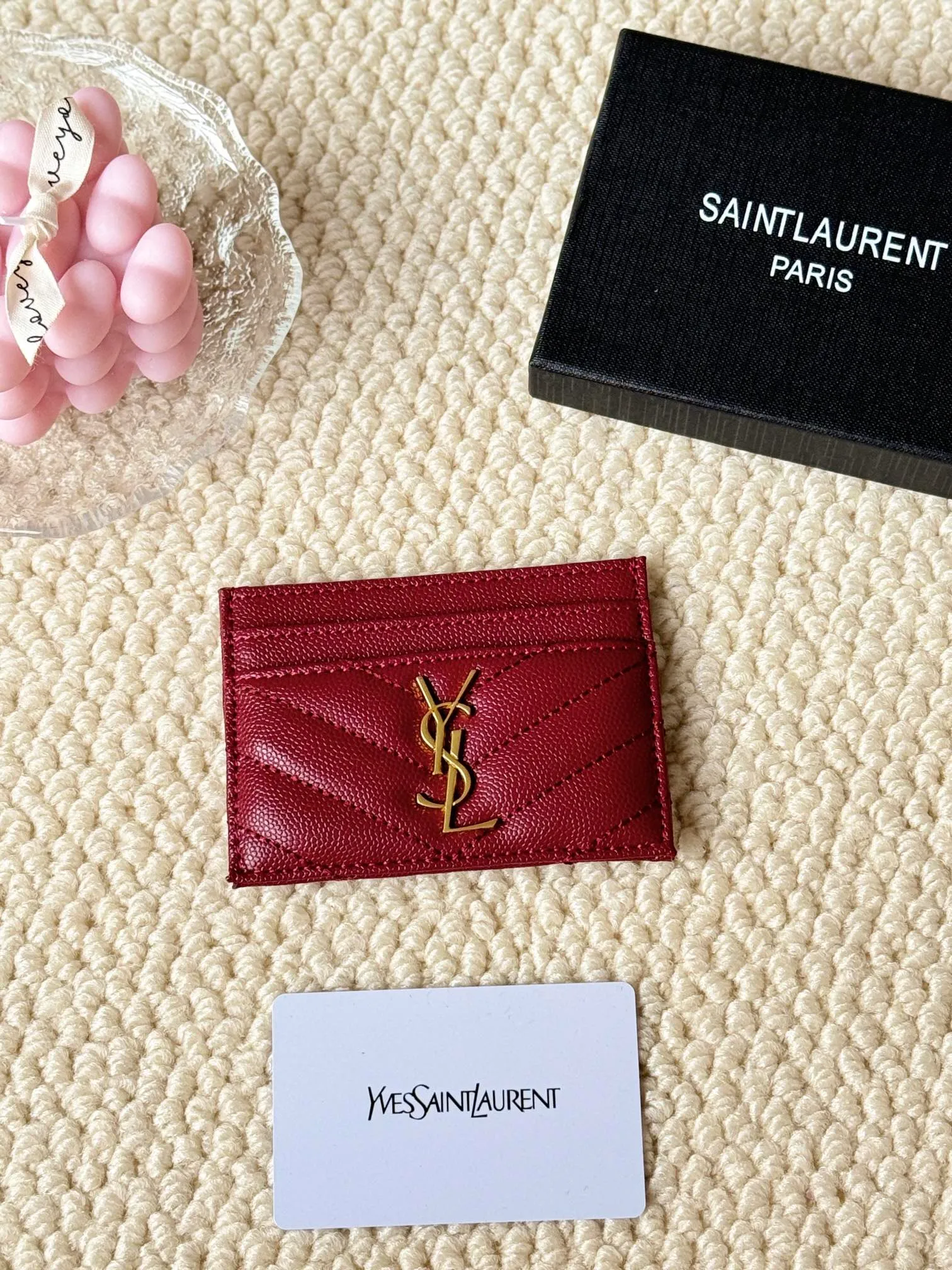 💰100 ysl Yves Saint Laurent's most classic genuine card bag, with sheepskin microfiber lining, jacquard embossed stitching sheepskin credit card holder, metal interlocking YSL logo original single-pair hardware, copied details Style number: 423291 Size: 10.5×7.5×0.5cm
