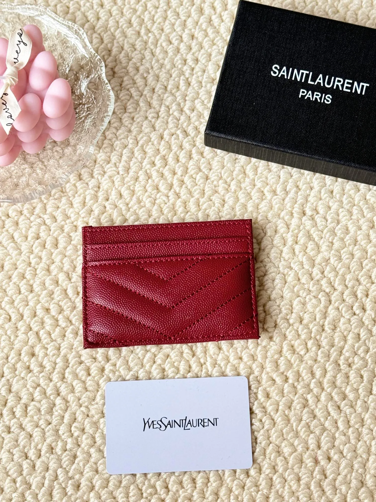 💰100 ysl Yves Saint Laurent's most classic genuine card bag, with sheepskin microfiber lining, jacquard embossed stitching sheepskin credit card holder, metal interlocking YSL logo original single-pair hardware, copied details Style number: 423291 Size: 10.5×7.5×0.5cm