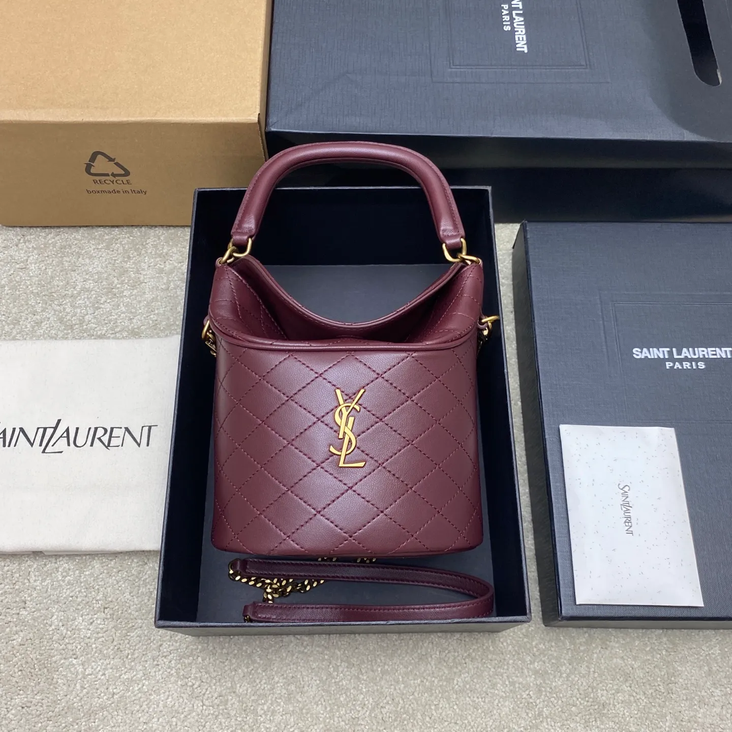 Maroon sheepskin/gold 🌈YSL Gaby series new bucket bag👑all sheepskin material👍super exquisite and cute😘and very light top flip design, higher privacy and security, top handle and detachable chain shoulder strap, can be carried in more ways, suitable for different occasions, so beautiful👍20250780 Model: 763971 [original leather] Size: 19x17x15cm