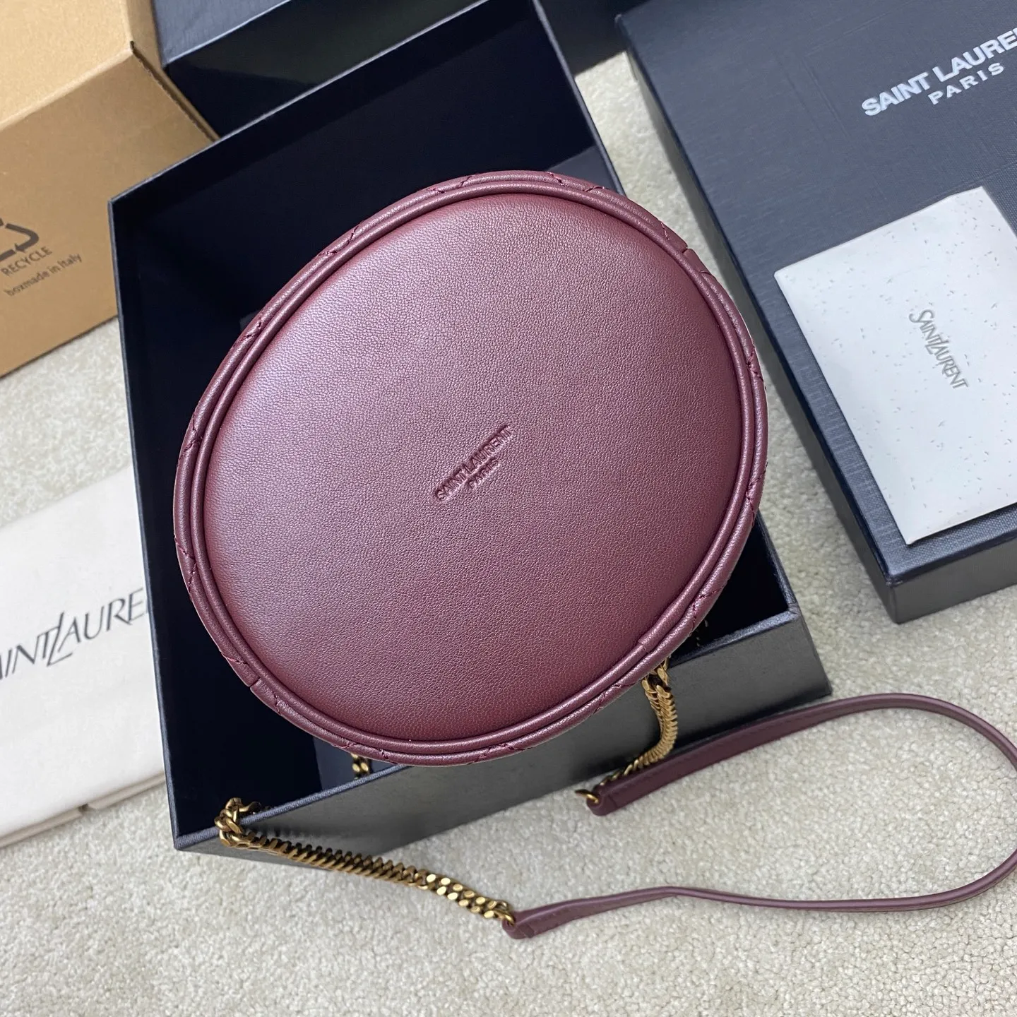 Maroon sheepskin/gold 🌈YSL Gaby series new bucket bag👑all sheepskin material👍super exquisite and cute😘and very light top flip design, higher privacy and security, top handle and detachable chain shoulder strap, can be carried in more ways, suitable for different occasions, so beautiful👍20250780 Model: 763971 [original leather] Size: 19x17x15cm
