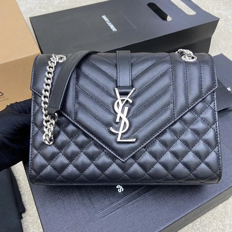 Black ball pattern/silver buckle 🌈𝑬𝒏𝒗𝒆𝒍𝒐𝒑𝒆 Medium grained embossed quilted genuine leather envelope bag, classic is eternal, the sky-high V pattern and rhombus caviar pattern, Italian original cowhide with eye-catching Y family logo, all in one, stylish and stylish! One chain and three backs, single chain cross-body, double chain single back, single chain single back are all perfect🤗Little fairies of different heights, there is always a way to carry it that suits you❤️20230750 Model: 392739 [original leather] Size: 24x17.5x6cm