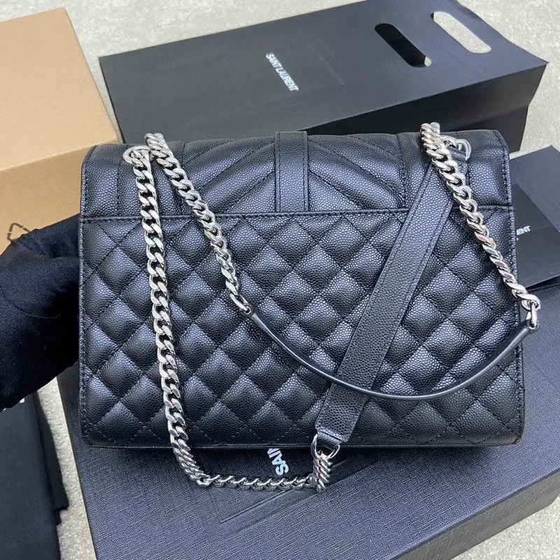Black ball pattern/silver buckle 🌈𝑬𝒏𝒗𝒆𝒍𝒐𝒑𝒆 Medium grained embossed quilted genuine leather envelope bag, classic is eternal, the sky-high V pattern and rhombus caviar pattern, Italian original cowhide with eye-catching Y family logo, all in one, stylish and stylish! One chain and three backs, single chain cross-body, double chain single back, single chain single back are all perfect🤗Little fairies of different heights, there is always a way to carry it that suits you❤️20230750 Model: 392739 [original leather] Size: 24x17.5x6cm