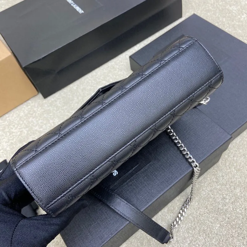 Black ball pattern/silver buckle 🌈𝑬𝒏𝒗𝒆𝒍𝒐𝒑𝒆 Medium grained embossed quilted genuine leather envelope bag, classic is eternal, the sky-high V pattern and rhombus caviar pattern, Italian original cowhide with eye-catching Y family logo, all in one, stylish and stylish! One chain and three backs, single chain cross-body, double chain single back, single chain single back are all perfect🤗Little fairies of different heights, there is always a way to carry it that suits you❤️20230750 Model: 392739 [original leather] Size: 24x17.5x6cm