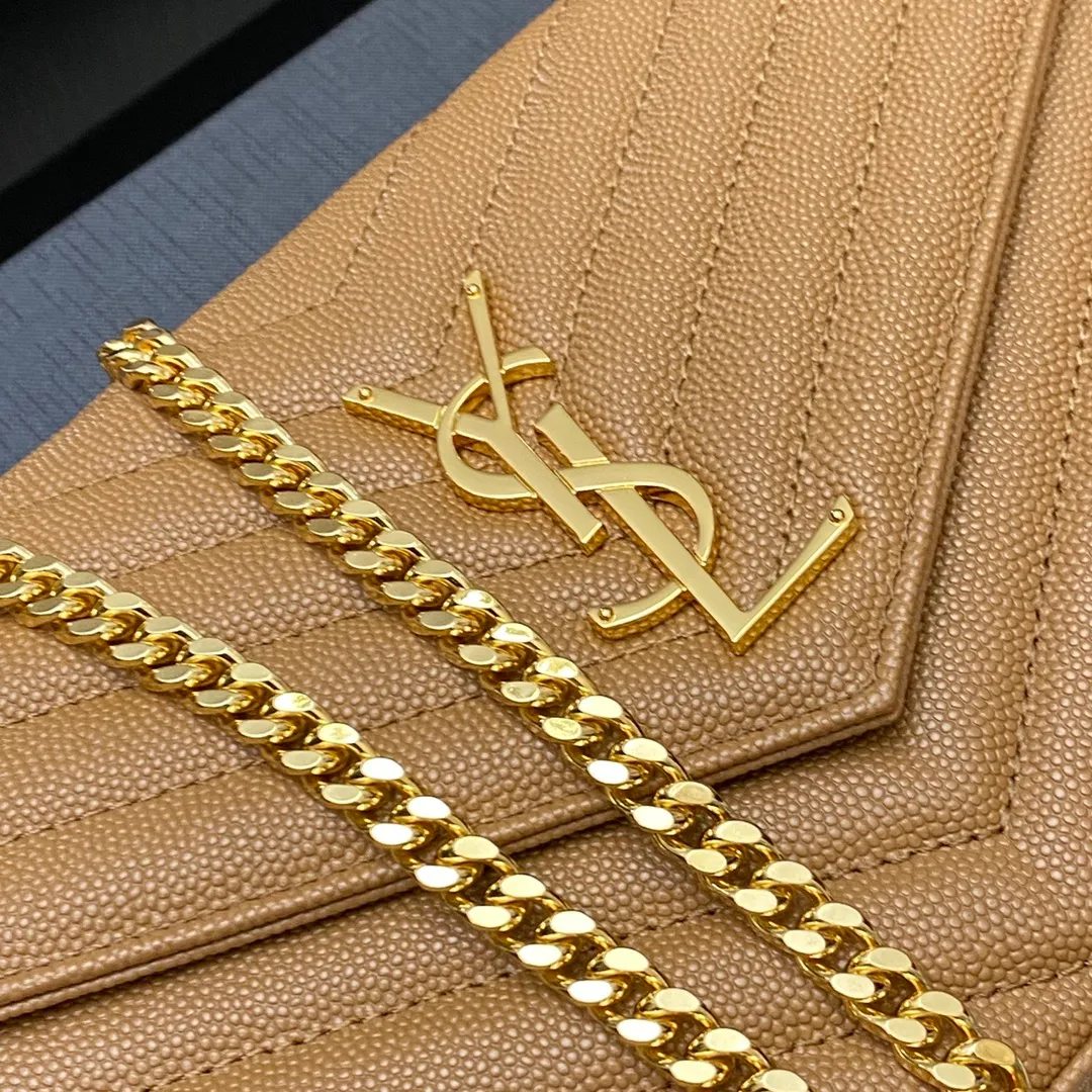 Ball pattern caramel/gold buckle 🌈MONOGRAM caviar pattern original leather version envelope bag 👍A super practical small bag, the most classic style 👏100% original cowhide with fine handcrafting; customized metal Y family logo highlights personality; flip-top design ensures safety of use; small bag has large capacity, with 20 card slots, two banknote compartments, two central compartments, and an inner zipper bag to hold everything‼ ️20210630 Model: 360452 [original leather] Size: 22.5*14*4cm