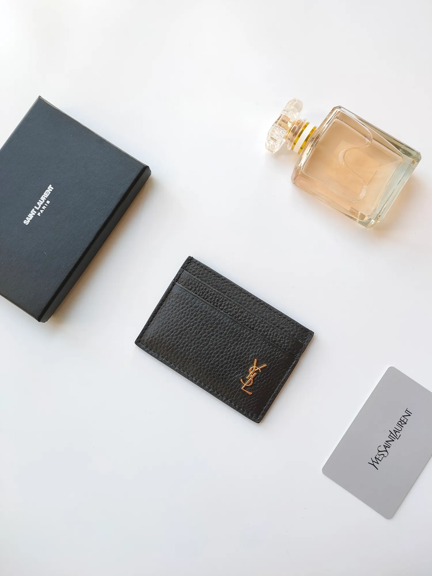 💰90 Yves Saint Laurent new product shipped 👉 Genuine card bag 🎀 Jacquard embossed stitching cowhide credit card holder, metal interlocking YSL logo original one-to-one hardware, replica details 😋 Style number: 607603 😎 Size: 10.5×7.5cm