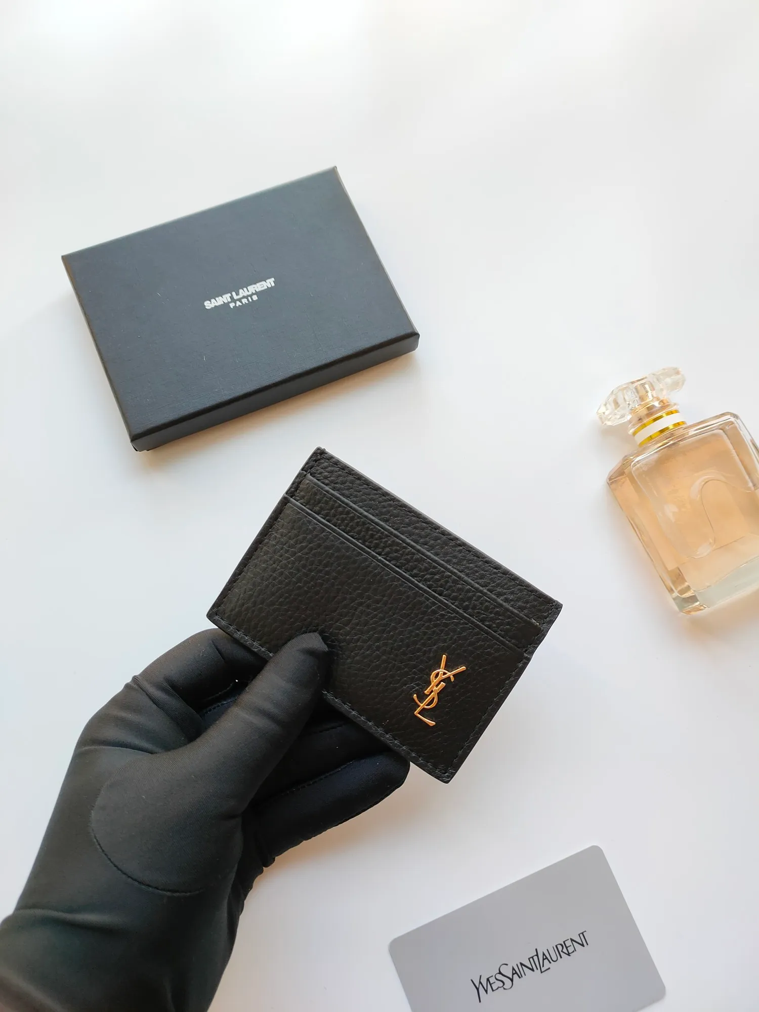 💰90 Yves Saint Laurent new product shipped 👉 Genuine card bag 🎀 Jacquard embossed stitching cowhide credit card holder, metal interlocking YSL logo original one-to-one hardware, replica details 😋 Style number: 607603 😎 Size: 10.5×7.5cm