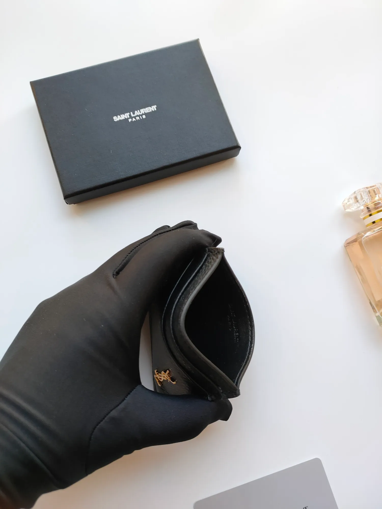 💰90 Yves Saint Laurent new product shipped 👉 Genuine card bag 🎀 Jacquard embossed stitching cowhide credit card holder, metal interlocking YSL logo original one-to-one hardware, replica details 😋 Style number: 607603 😎 Size: 10.5×7.5cm