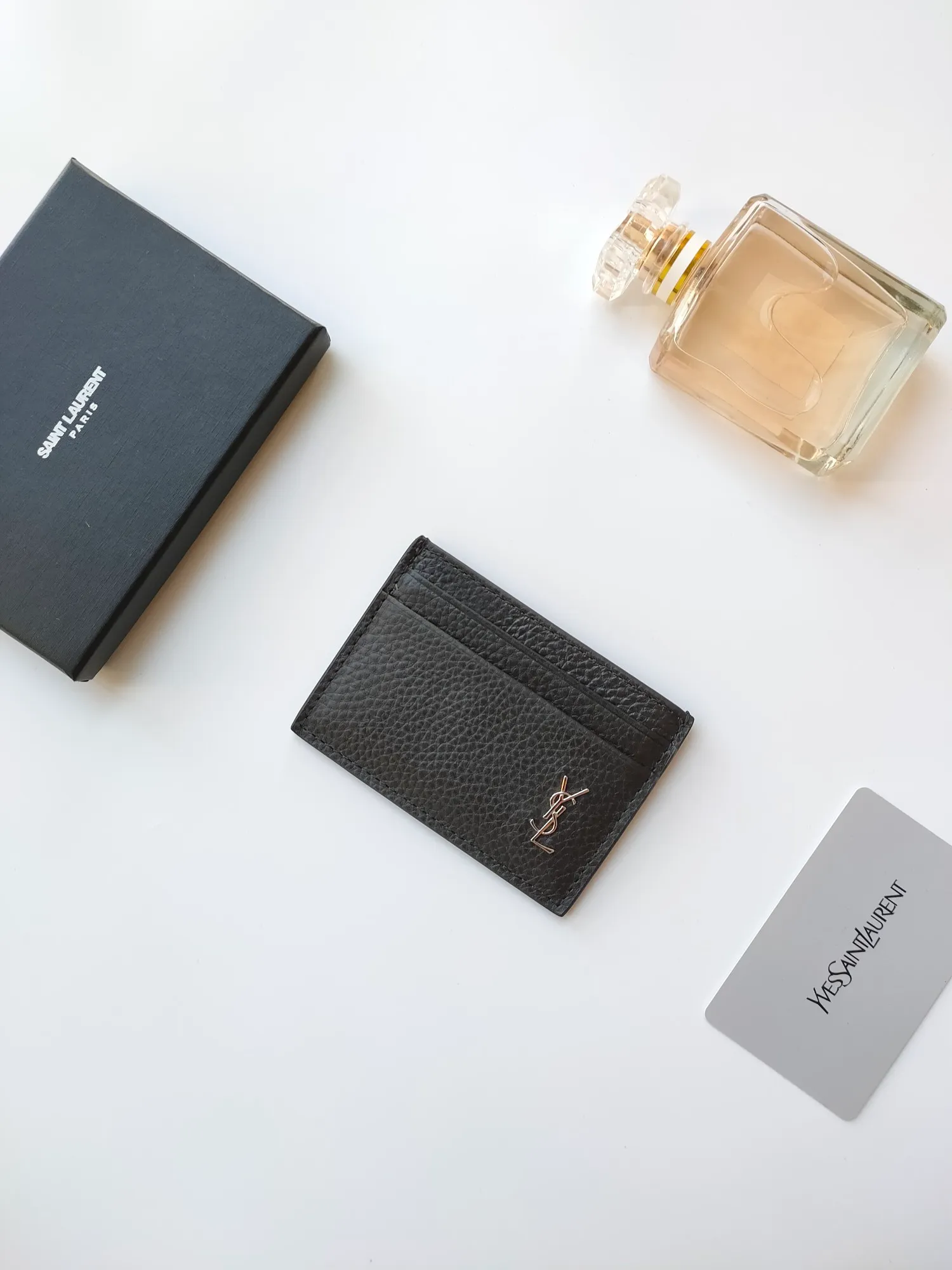 💰90 Yves Saint Laurent new product shipped 👉 Genuine card bag 🎀 Jacquard embossed stitching cowhide credit card holder, metal interlocking YSL logo original one-to-one hardware, replica details 😋 Style number: 607603 😎 Size: 10.5×7.5cm