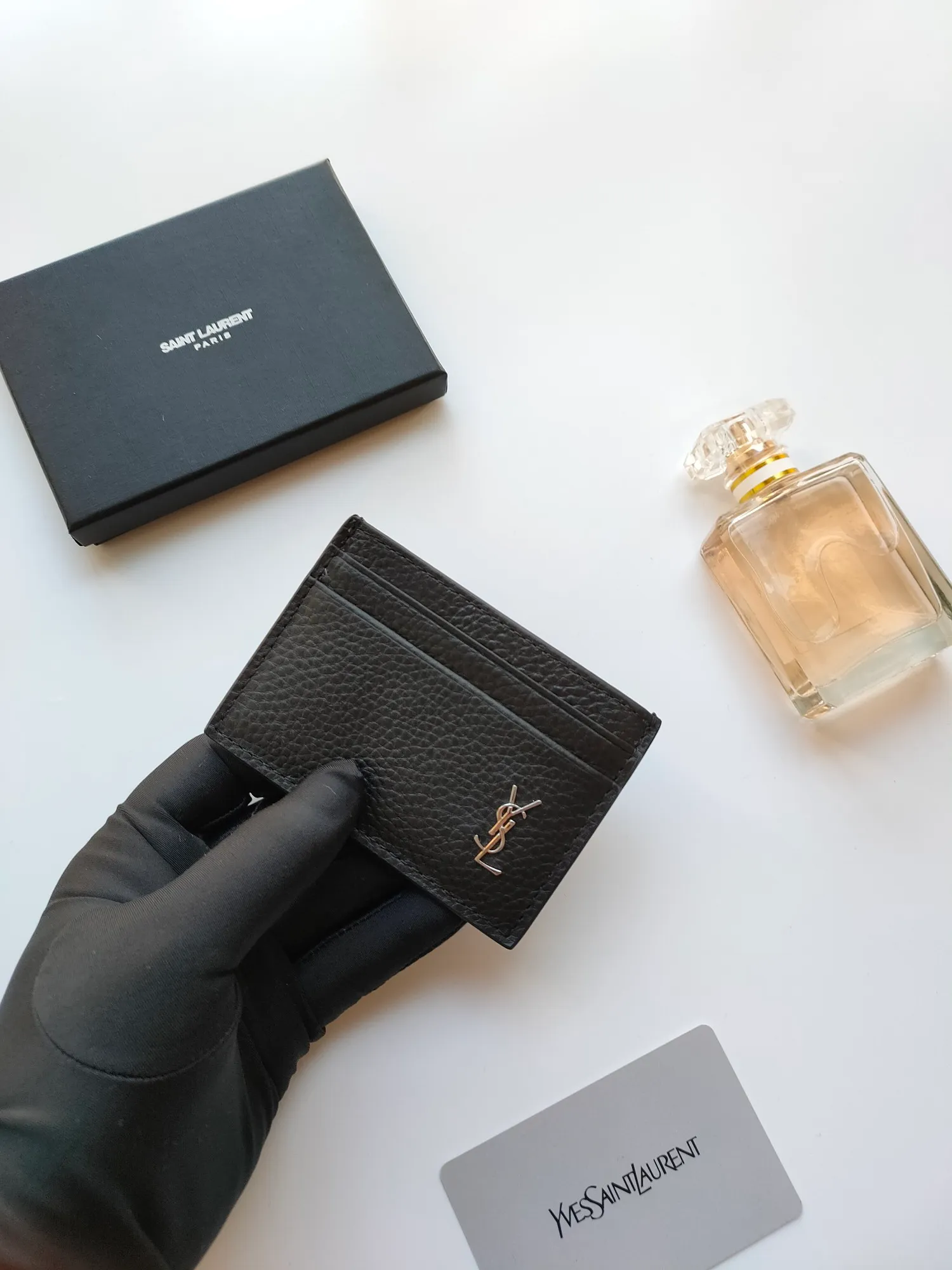 💰90 Yves Saint Laurent new product shipped 👉 Genuine card bag 🎀 Jacquard embossed stitching cowhide credit card holder, metal interlocking YSL logo original one-to-one hardware, replica details 😋 Style number: 607603 😎 Size: 10.5×7.5cm