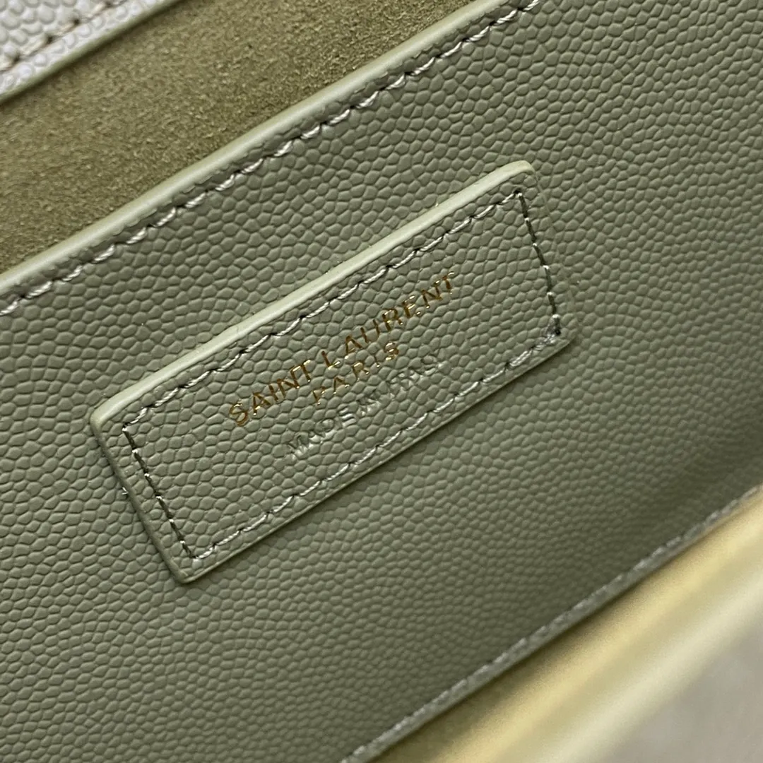 💰1260 Avocado green ball pattern/gold buckle 🌈Y’s most classic style Kate chain crossbody bag! A versatile style that is a must-have in every girl’s wardrobe! High-quality original South African cowhide, wear-resistant and scratch-resistant, no need to take special care of it💫Believe me, kate is definitely an eternal classic. No one would dare to call themselves fashionable without a Y family tassel bag👍20210630 Model: 354021 [Original leather] Size: 24x14.5x5.5cm