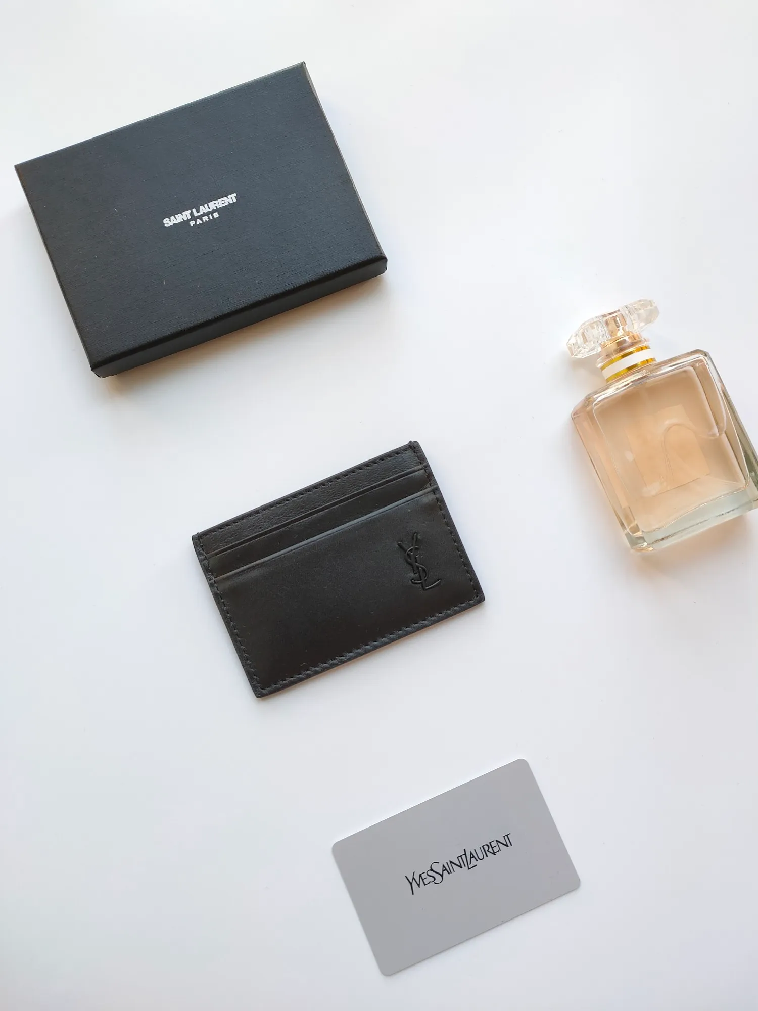 💰90 Yves Saint Laurent new product shipped 👉 Genuine card bag 🎀 Jacquard embossed stitching cowhide credit card holder, metal interlocking YSL logo original one-to-one hardware, replica details 😋 Style number: 607603 😎 Size: 10.5×7.5cm