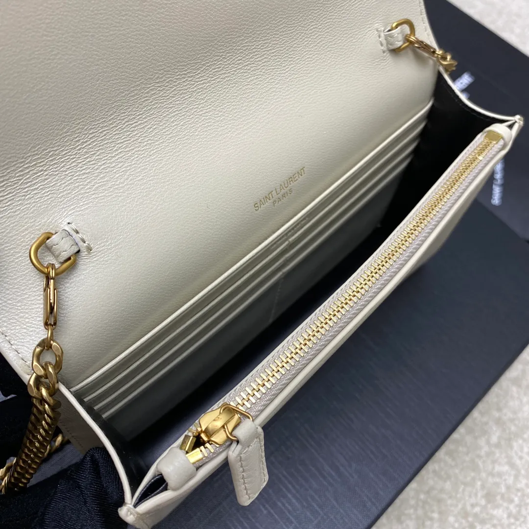 p1220 The top product on the market, white sheepskin/gold 🌈Y’s new product LE CASSANDRE smooth leather envelope chain wallet, made of Italian imported lambskin, soft to the touch! Front flap wallet, decorated with three-color metal logo, super nice! LECASSANDRE interior: six card slots, one bill slot, one main compartment, and one zippered coin pocket, practical and stylish! 20230610 Model: 743050 [original leather] Size: 19x12.5x3.5cm