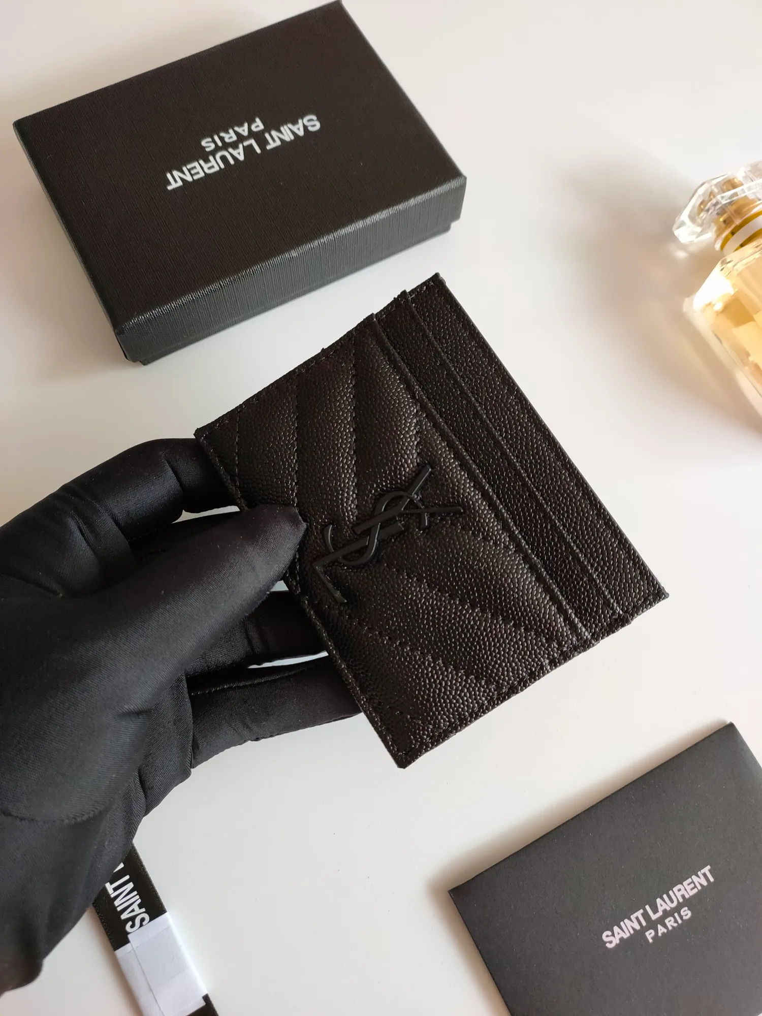 💰110 Yves Saint Laurent new products shipped👉Genuine pickup bag, cowhide ball pattern🎀Sheep pattern microfiber lining, jacquard stitching genuine leather credit card holder, metal interlocking YSL logo original single pair hardware, copy details😋Style number: 423291😎Size: 10.5×7.5×0.5cm
