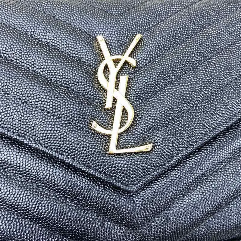 Black ball grain leather/gold buckle 🌈MONOGRAM caviar pattern original leather version envelope bag👍A super practical small bag, the most classic style 👏100% original cowhide with fine handcrafting; customized metal Y family logo highlights personality; flip-top design ensures safety of use; small bag has large capacity, with 20 card slots, two banknote compartments, two central compartments, and an inner zipper bag to hold everything‼ ️20210630 Model: 360452 [original leather] Size: 22.5*14*4cm