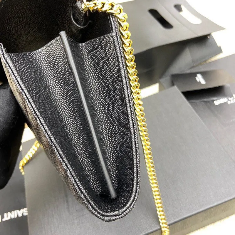 Black ball grain leather/gold buckle 🌈MONOGRAM caviar pattern original leather version envelope bag👍A super practical small bag, the most classic style 👏100% original cowhide with fine handcrafting; customized metal Y family logo highlights personality; flip-top design ensures safety of use; small bag has large capacity, with 20 card slots, two banknote compartments, two central compartments, and an inner zipper bag to hold everything‼ ️20210630 Model: 360452 [original leather] Size: 22.5*14*4cm