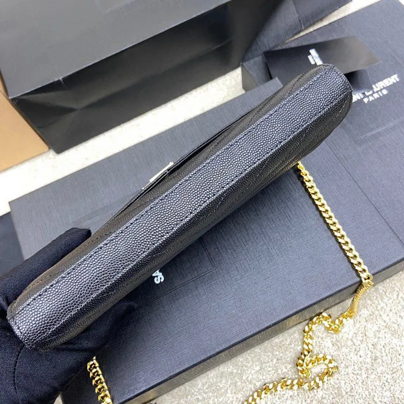 Black ball grain leather/gold buckle 🌈MONOGRAM caviar pattern original leather version envelope bag👍A super practical small bag, the most classic style 👏100% original cowhide with fine handcrafting; customized metal Y family logo highlights personality; flip-top design ensures safety of use; small bag has large capacity, with 20 card slots, two banknote compartments, two central compartments, and an inner zipper bag to hold everything‼ ️20210630 Model: 360452 [original leather] Size: 22.5*14*4cm