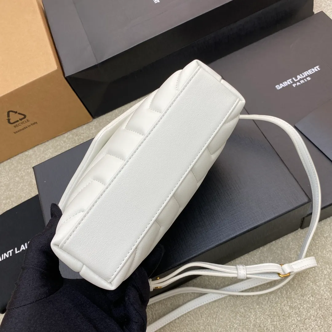 White plain leather/gold 🌈 LouLou mini crossbody bag, the entire bag is made of soft Italian original calfskin, with classic Y family diagonal stripe quilting technology, has a soft texture front flap bag, the shoulder strap is adjustable and can be detached into a hand-held style. Easily achieve multiple uses in one bag👍The volume is not large, but the content is not small. There is a zipper bag inside the bag, two main compartments, 3 card slots, and a small partition in the middle and side to place cash or bills👍20220680 Model: 392255 [original leather] Size: 20x14x7cm