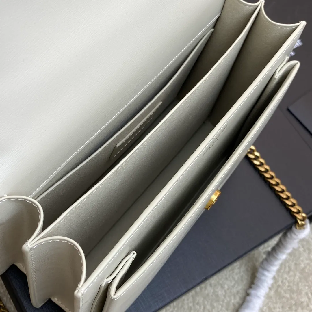 💰1500 milk white toothpick pattern/gold 🌈𝑺𝒖𝒏𝒔𝒆𝒕 𝟮𝟮𝒄𝒎#Classic luxury toothpick pattern sunset bag original leather version! Friends who like toothpick pattern bags cannot miss this one! High-quality genuine leather, genuine mold-making hardware, pursuing every detail, striving to be infinitely close to genuine 👍20210750 Size: 22x8x16cm Model: 442906 [Original leather]