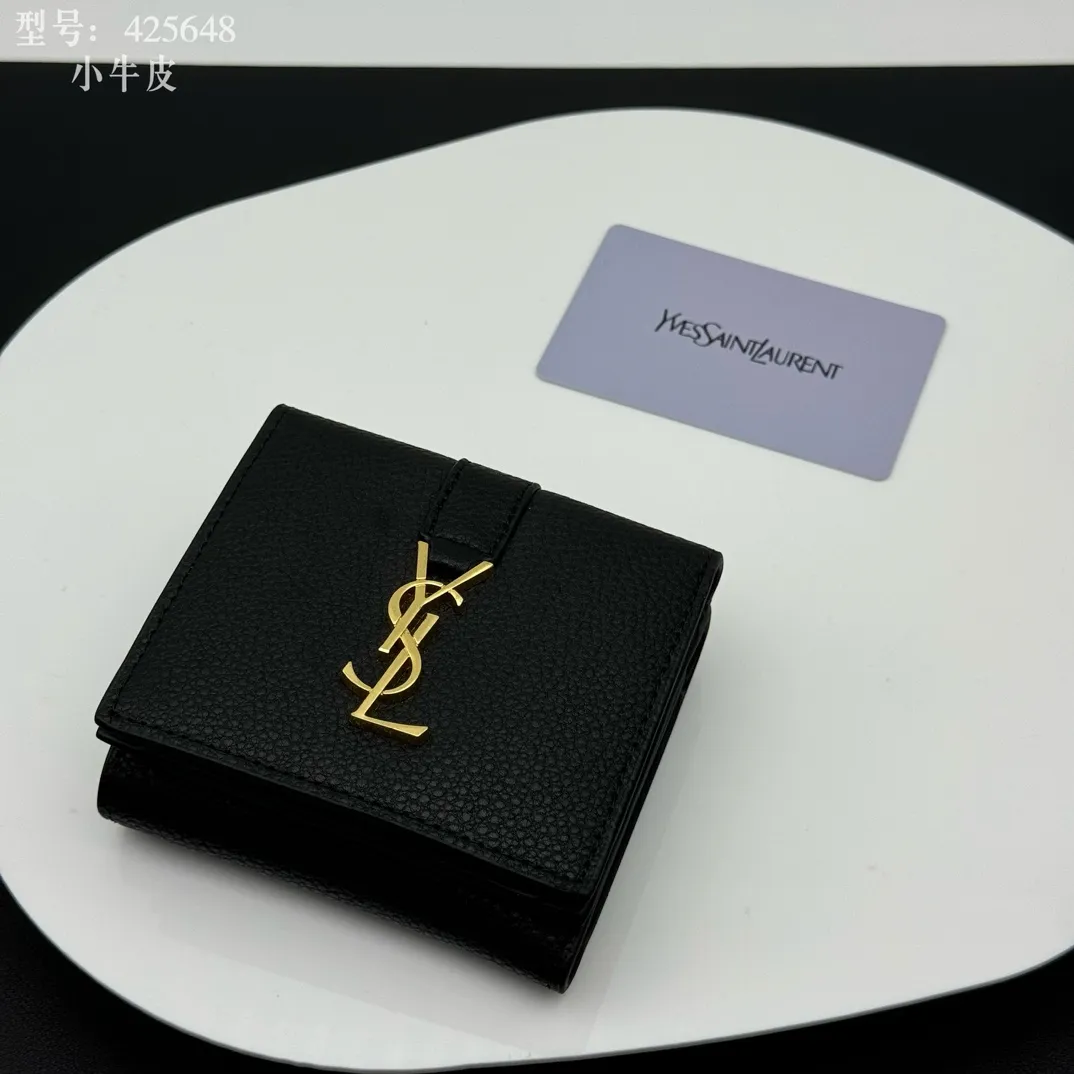 💰170 💎Top quality 💕 Full leather inside and outside "Saint Laurent" YSL 💌 Tri-fold small wallet Black leather grain gold Impressive mini wallet with metal YSL logo mounted on the leather ring. Gold Metal Accessories Shutter Button Closer Inside: Wallet 1 Card Slot x 3 Outside: Coin Pocket with Shutter Button x 1, Dimensions: 9.5 X 7 X 3 CM, Style No.: 425648