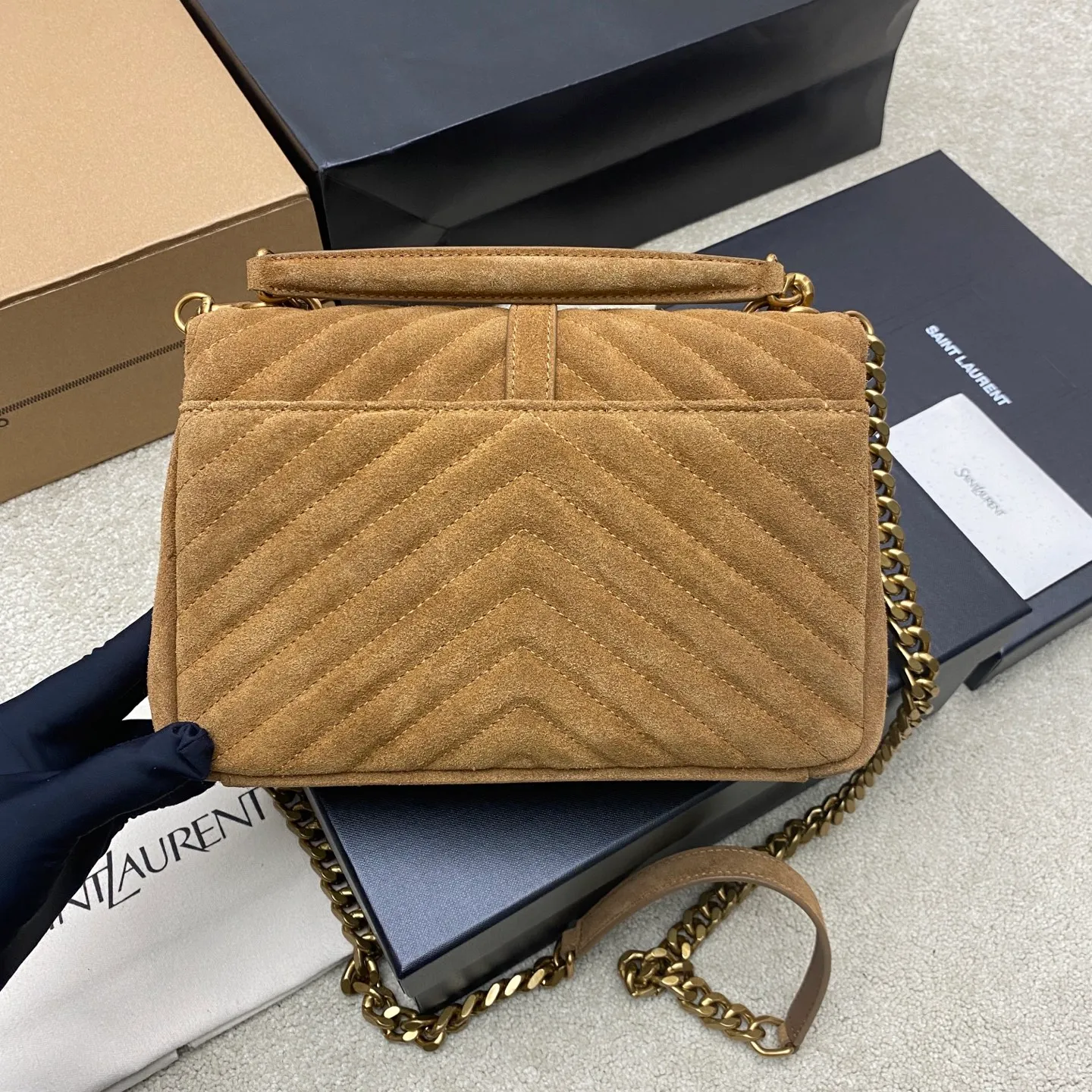 Caramel frosted/antique gold 🌈YLS classic brown frosted leather messenger bag, gold hardware, this medium handbag is practical and beautiful! Made of original deerskin leather imported from Europe, it feels super good 👍With metal chain, genuine leather detachable shoulder strap✨202500750 Model: 392737 [original leather] Size: 24x17x6.5cm