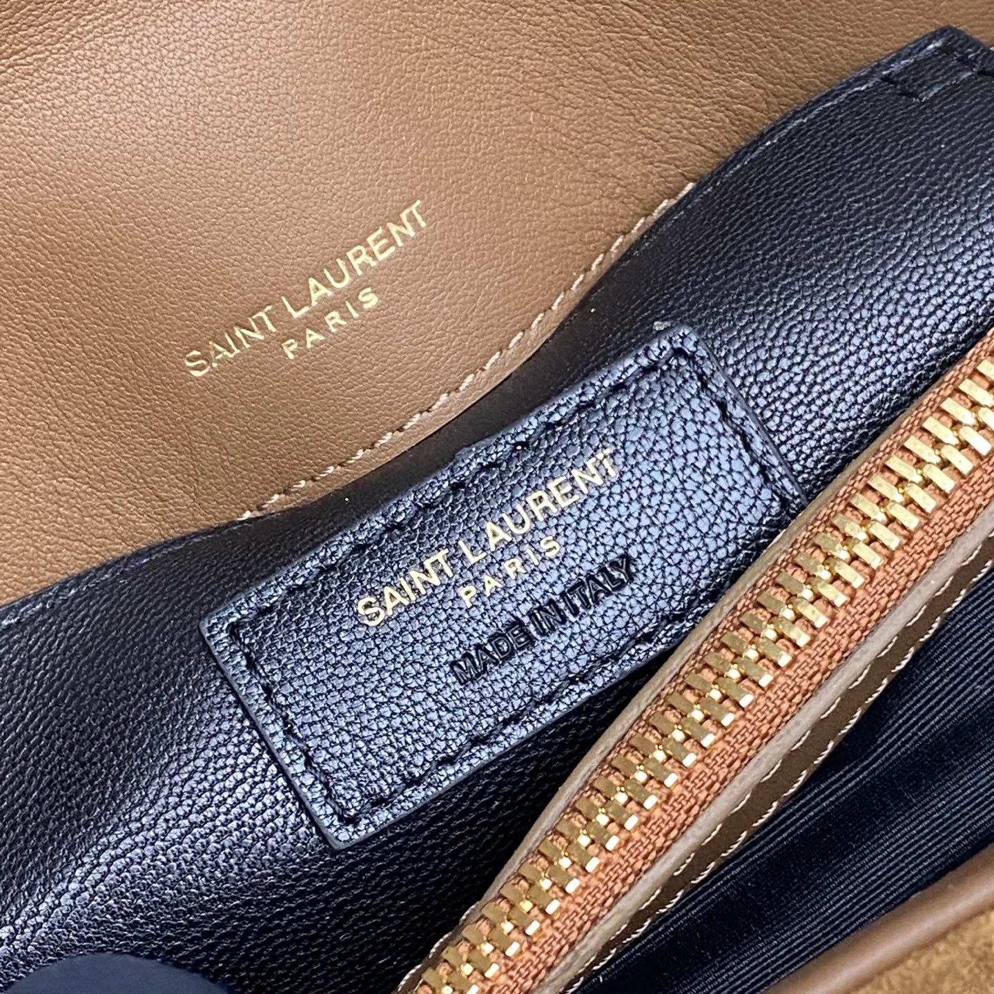 Caramel frosted/antique gold 🌈YLS classic brown frosted leather messenger bag, gold hardware, this medium handbag is practical and beautiful! Made of original deerskin leather imported from Europe, it feels super good 👍With metal chain, genuine leather detachable shoulder strap✨202500750 Model: 392737 [original leather] Size: 24x17x6.5cm
